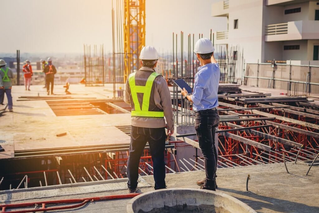 Builder and building contractor on site 1024x683 1